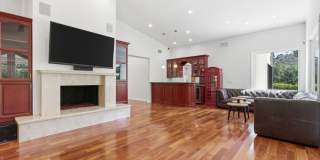 999 Casiano Rd Gallery 14
