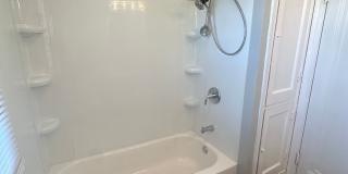 In-Unit Washer and Dryer Hookups Gallery 9