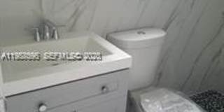 1023 SW 12th Ct Gallery 6