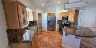 Beautiful, Huge 3 Bedroom in JT!! Gallery 5
