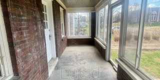 1305 Larchmont Avenue Gallery 9