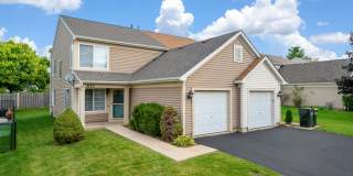 Beautiful 3 Bedroom 2 Bath Home in Lake in the Hills! Gallery 1