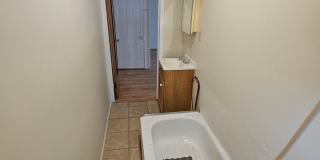 MOTIVATED OWNER JUST LOWERED RENT!  1 Bedroom Apartment on First Floor! Gallery 7
