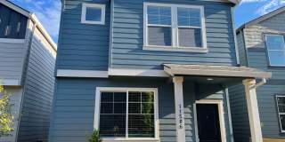 BEAUTIFUL 3 Bed 2.5 Bath Home in Vancouver! Stainless Steel Appliances! Gallery 1