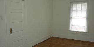 2 Bedroom Home-Downtown Gallery 12
