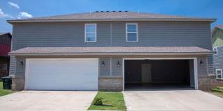 $200 AMAZON GIFT CARD WITH SIGNED LEASE!! 4b/4.5b Now Pre-leasing For August 10th move in!! Gallery 3