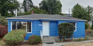 Spacious 4-bedroom home in the heart of West Seattle Gallery 1