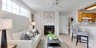 Charming 2 bed 1 bath Condo in Centennial! Gallery 1