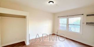 1614 N. Kenmore Avenue Gallery 1