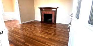 Single Family. 3-bed Home - Desireable Neighborhood! Gallery 8