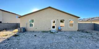 New 4 Bedroom Home in Bullhead City! AVAILABLE FURNISHED OR UNFURNISHED! Gallery 30