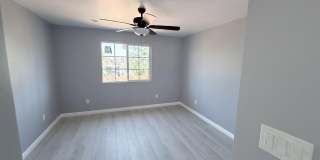 137 N Commonwealth Avenue Gallery 14