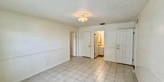 7902 Banyan Street Gallery 7
