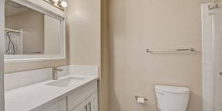 Upgraded 2 bedroom 2 bath upstairs condo Gallery 41