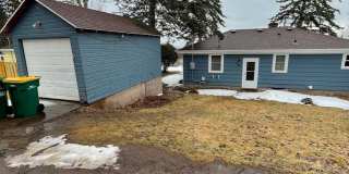 AVAILABLE NOW- 3 bbed 2 bath home! Gallery 3