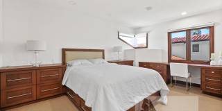 Elevated Living in Newport Heights Gallery 21