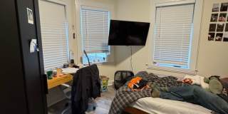 Townhouse perfect for "Socially Inclined" Students.  Get $1,000 upon closing!   TV's & mini-fridges in every bedroom Gallery 8