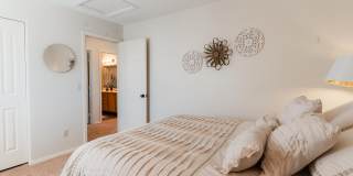 2322 E MILLBRAE Court Gallery 34