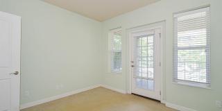 5528 Waterman Boulevard Gallery 17