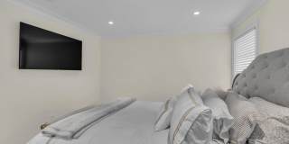 502 Brighton Avenue Gallery 33