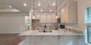Bella Vista Single-Family Home- 3 Bed/ 2 Bath- Stunning Creekwood Plan Gallery 6