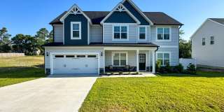 Spacious 4 Bed 3 Bed Home in Pine Forest School District Gallery 1