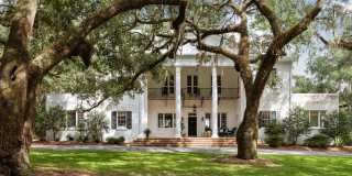 Gorgeous Furnished Estate on the Ashley River Gallery 1