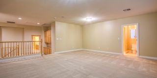 Beautiful 5 bedroom 4.5 bath home with large basement in gated community! Gallery 27