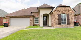 Charming 3 BR / 2 BA Home in Scott! Gallery 1