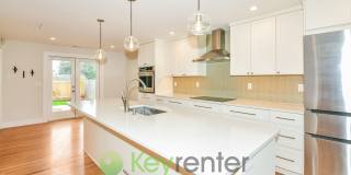 Stylish Four Bedroom Home with Hardwood Floors and Outdoor Space Gallery 4