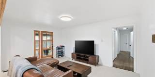 2137 Lenamon Street Gallery 14