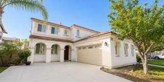 Spacious 5 bedroom with 3 car garage for rent Gallery 1