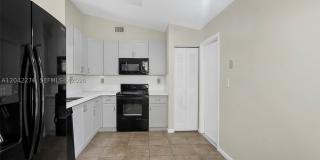 681 Thornridge Ave Gallery 10