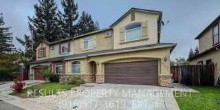 Spacious Beautiful Two Story Home Spacious Beautiful Two Story Home Gallery 1