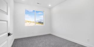 HURRICANE TOWNHOME!! Pet Friendly! Gallery 16