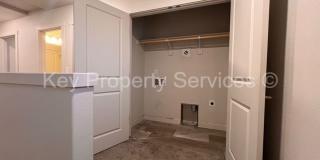 Woodland Townhome with Huge Tandem Garage Gallery 12