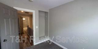 639 North Gray Street Gallery 10