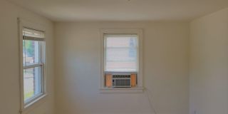 Brick Duplex with 3 bedrooms and 1 bath for rent. Gallery 15
