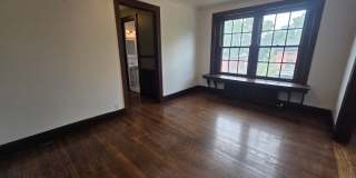 2 Bedroom, 1 Bathroom in Historical Woodland Avenue building! Gallery 16