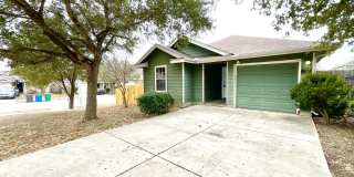 Charming 3-Bedroom Cul-de-Sac Home with Fenced Yard & Garage! Gallery 4