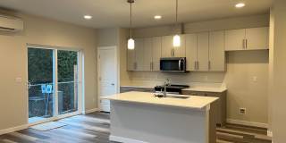 Lynnwood Townhome Gallery 3
