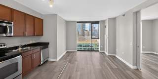 208 N Wells St Gallery 2