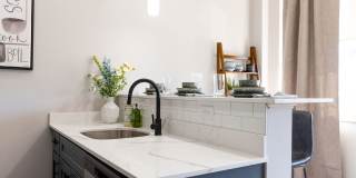 The Residence at 1555 Elm Gallery 7