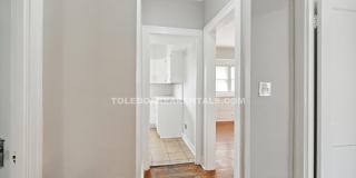 4138 N Lockwood Ave Upper Gallery 41