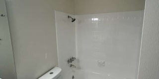 Upgraded 2 Bedroom 2 Bath Condo, Available Now! Gallery 9