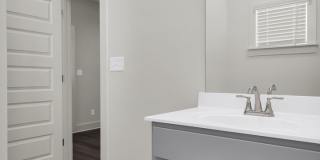 One Bedroom Cottage with Fenced Backyard! Gallery 14