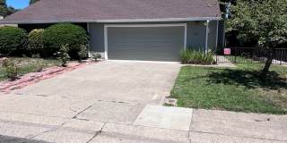 BEAUTIFUL UPDATED HALF-PLEX IN LOOMIS!! Gallery 1