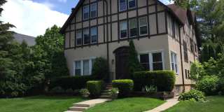 Move In June 1st 2026! 2 Bedroom 2 bath - Pet's OK - Wilmette Gallery 5