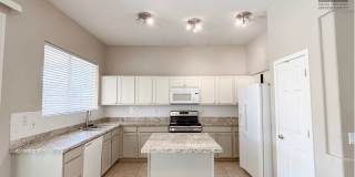 3Bed/2Bath House at N 59th Ave/Union Hills! Ready for Immediate Move-In! -- 3 CAR GARAGE! PRIVATE POOL! 3Bed/2Bath House at N 59th Ave/Union Hills! Ready for Immediate Move-In! -- 3 CAR GARAGE! PRIVATE POOL! Gallery 1