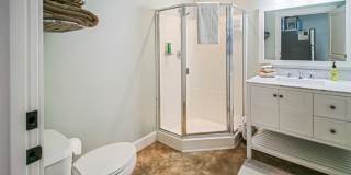 Parkside Suite: Fully Furnished Modern Studio in the Heart of Jacksonville $300 Utility Fee Gallery 27